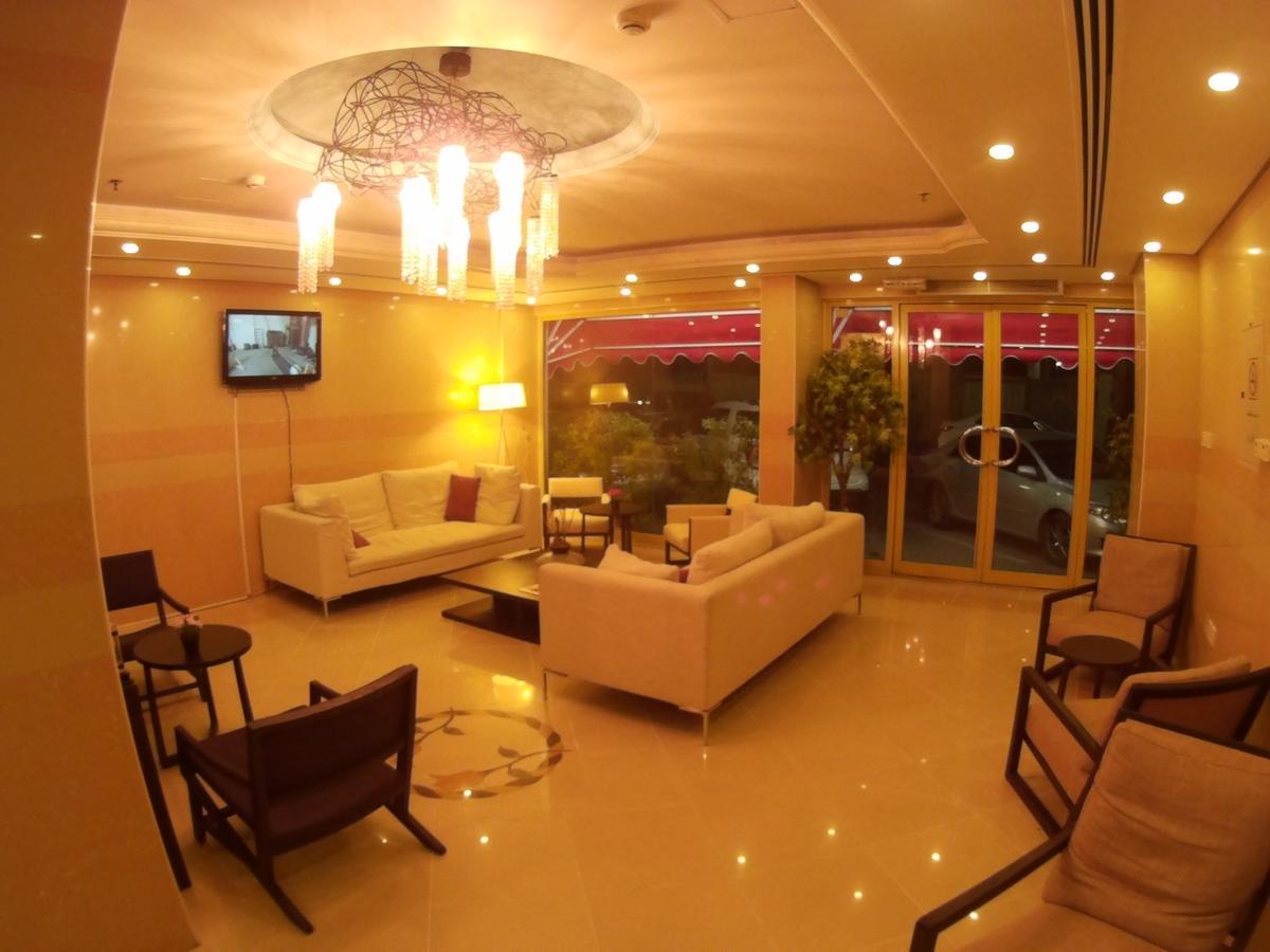 שארג'ה Wardah Hotel Apartments מראה חיצוני תמונה