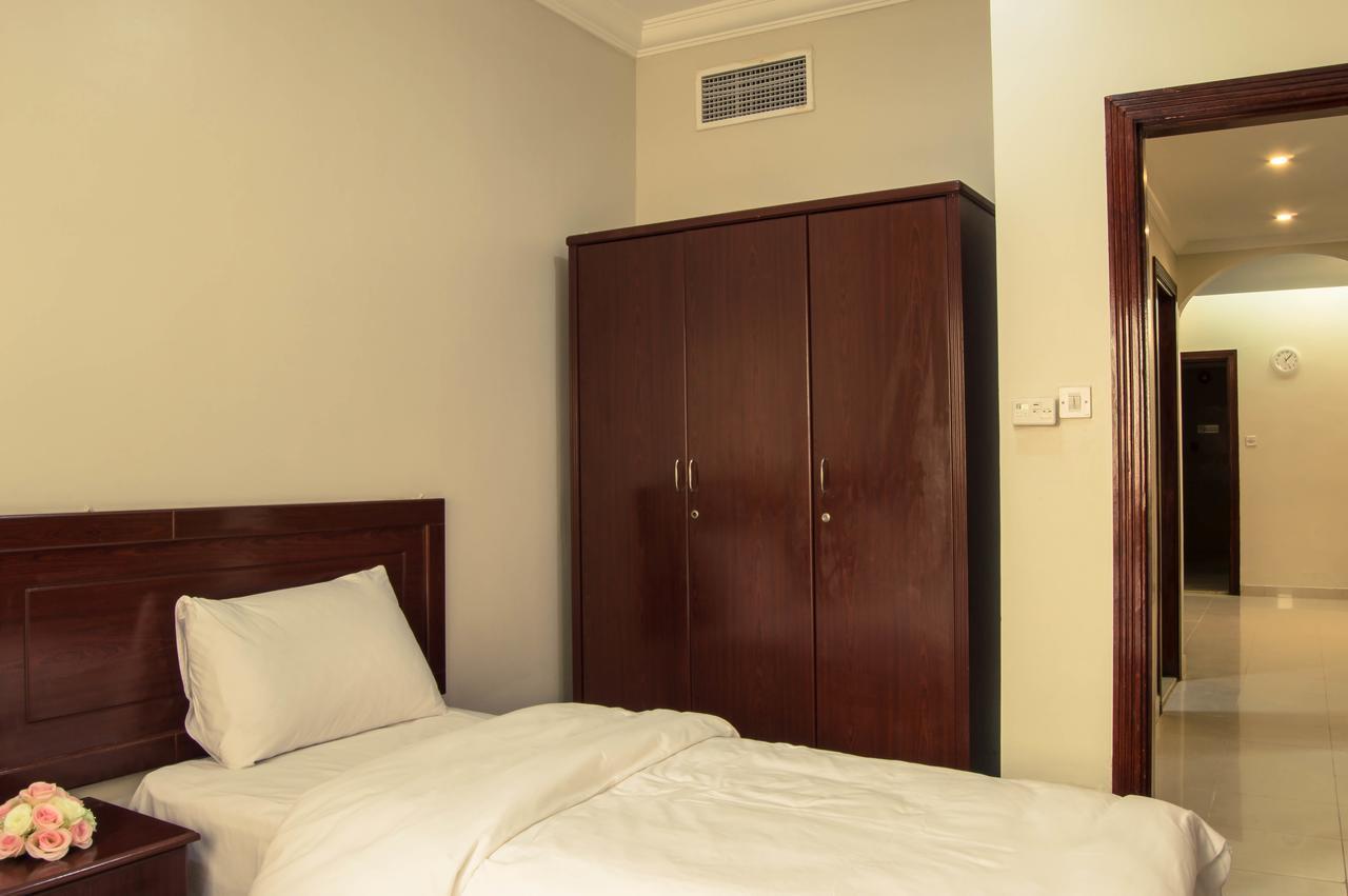 שארג'ה Wardah Hotel Apartments מראה חיצוני תמונה